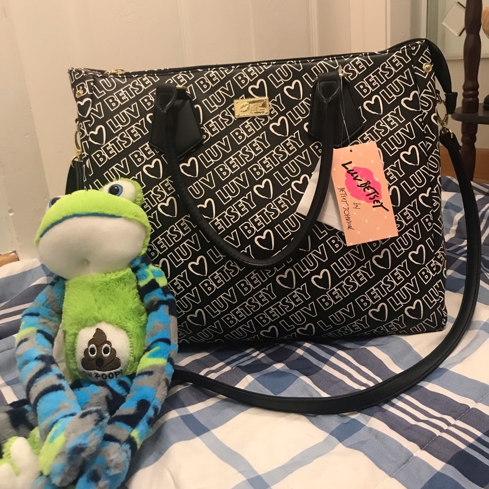 ❌SOLD❌ New Betsey Johnson Weekender BAG - Picture 2 of 5